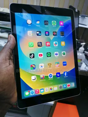 Apple iPad 5 (2022) 4 GB Silver