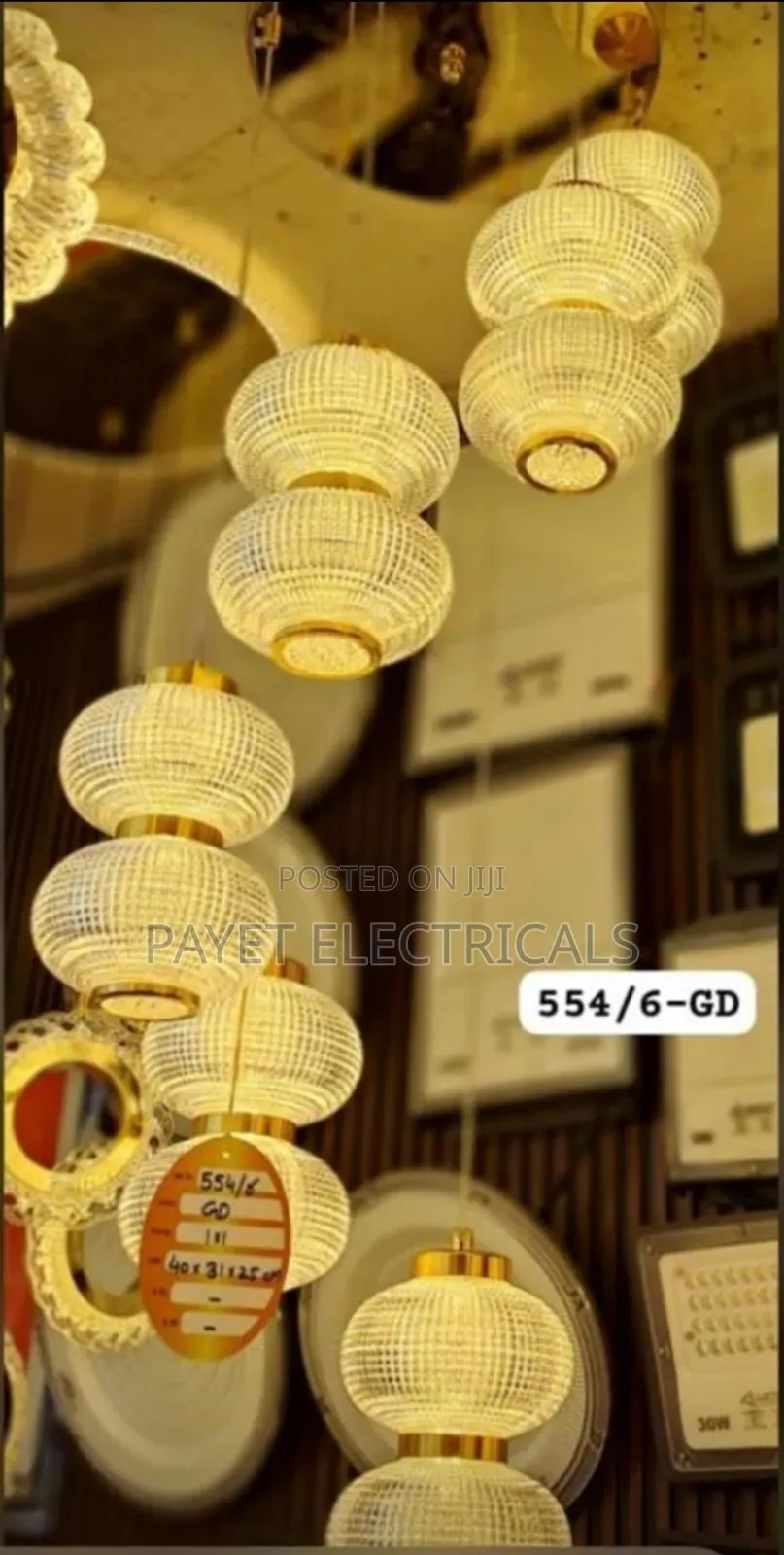 554/6-Gd Center Light With 6 Lights That Changes Colours