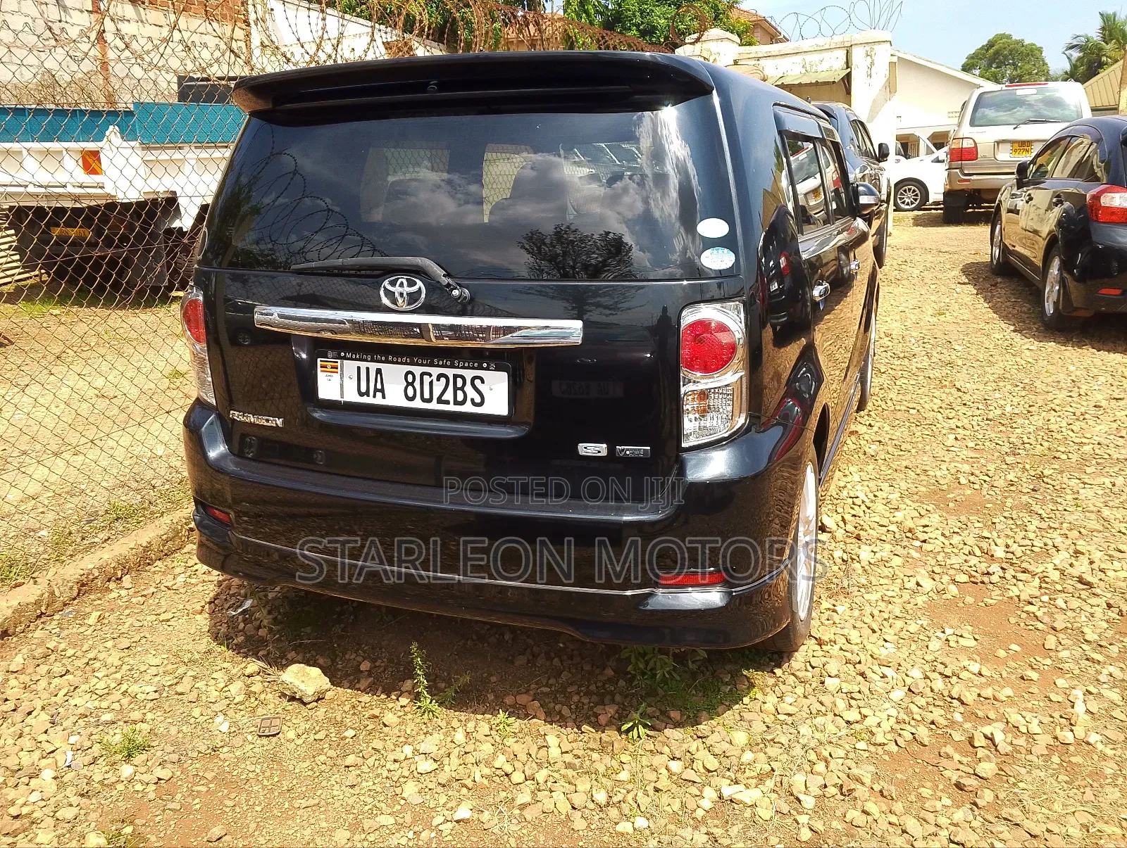 Toyota Corolla Rumion Hatchback 1.8 AWD 2011 Black