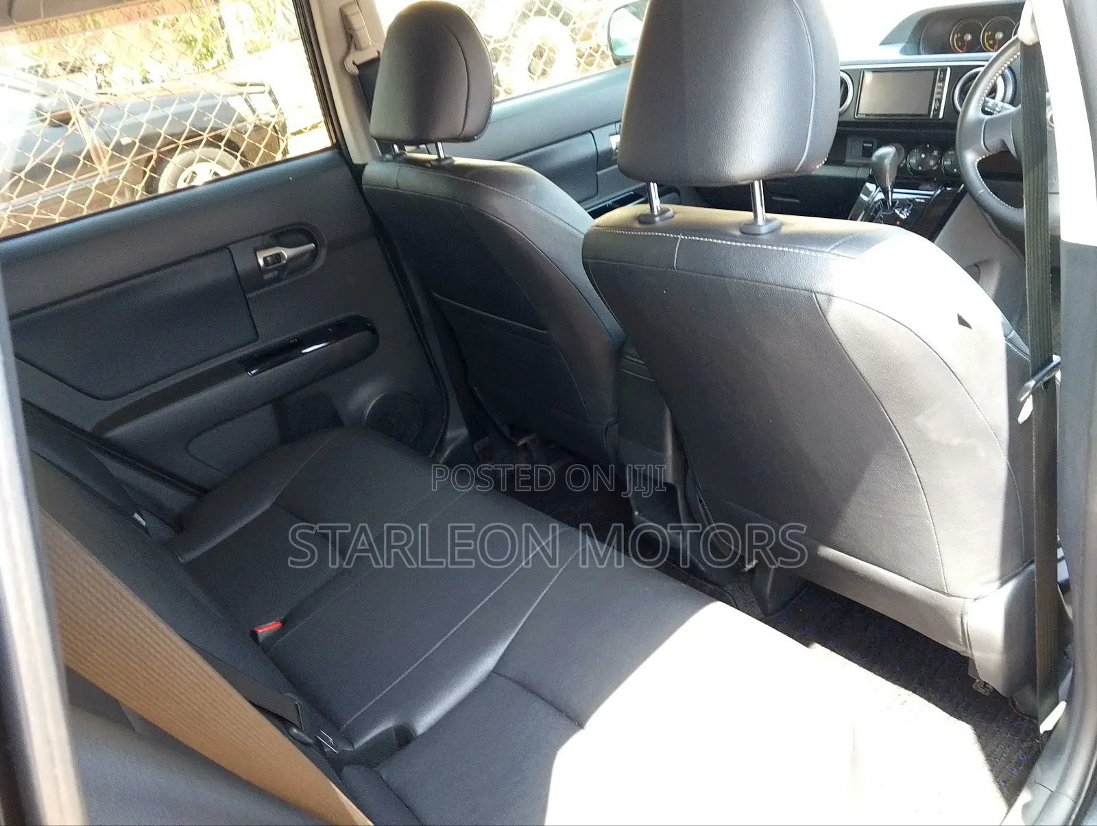Toyota Corolla Rumion Hatchback 1.8 AWD 2011 Black