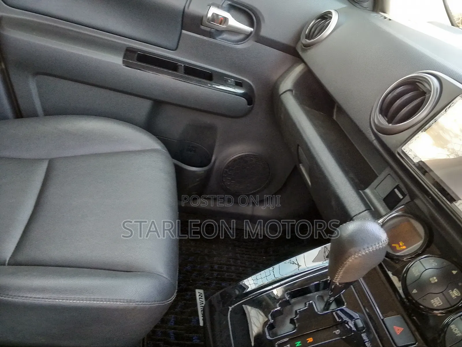 Toyota Corolla Rumion Hatchback 1.8 AWD 2011 Black