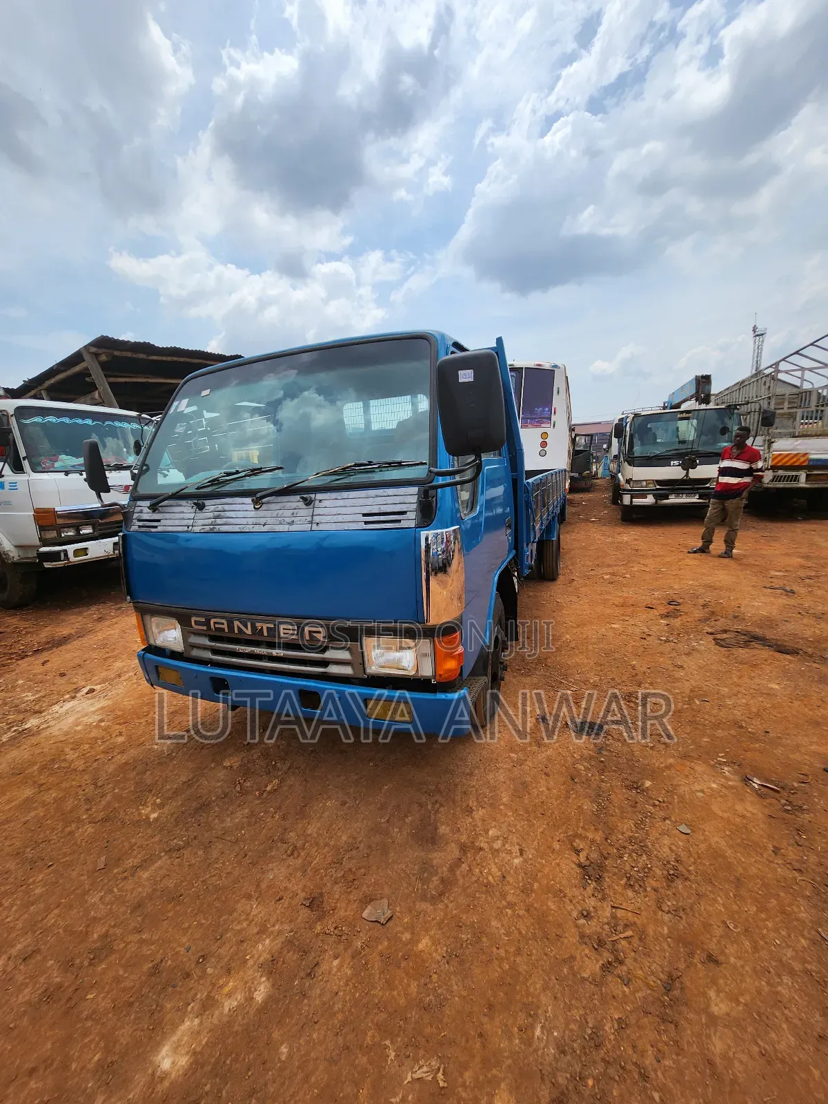 Mitsubishi Canter Truck 1990 Blue