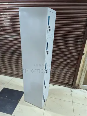 Second Hand 5 Locker Filing Cabinet Each Locker With a Key