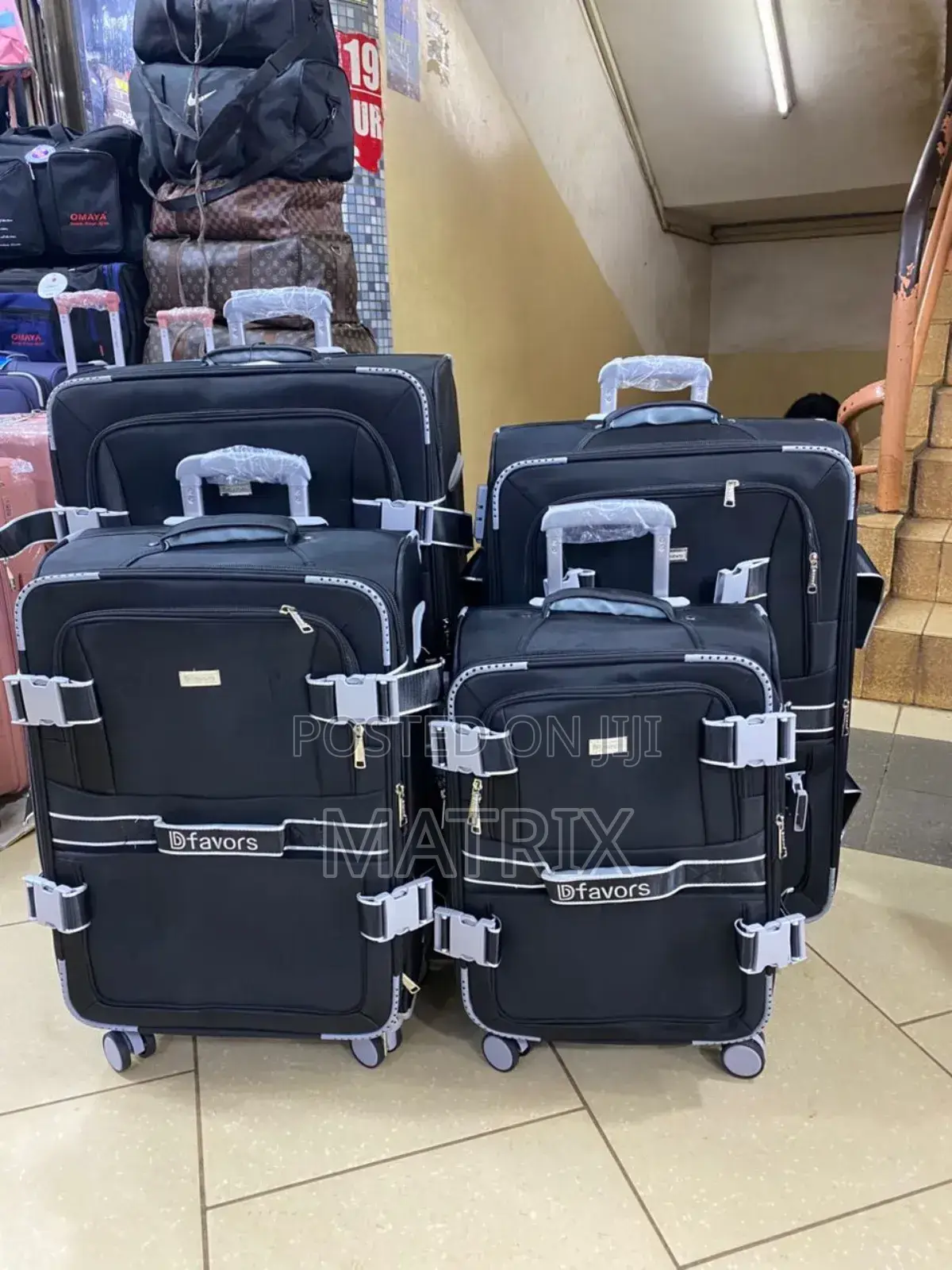 Dfavour Suitcase