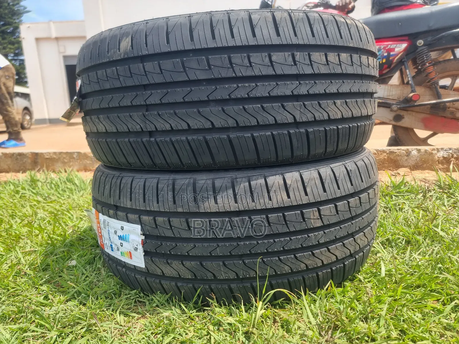 275/40r22 Roadx Tires for Range Rover, Jeep