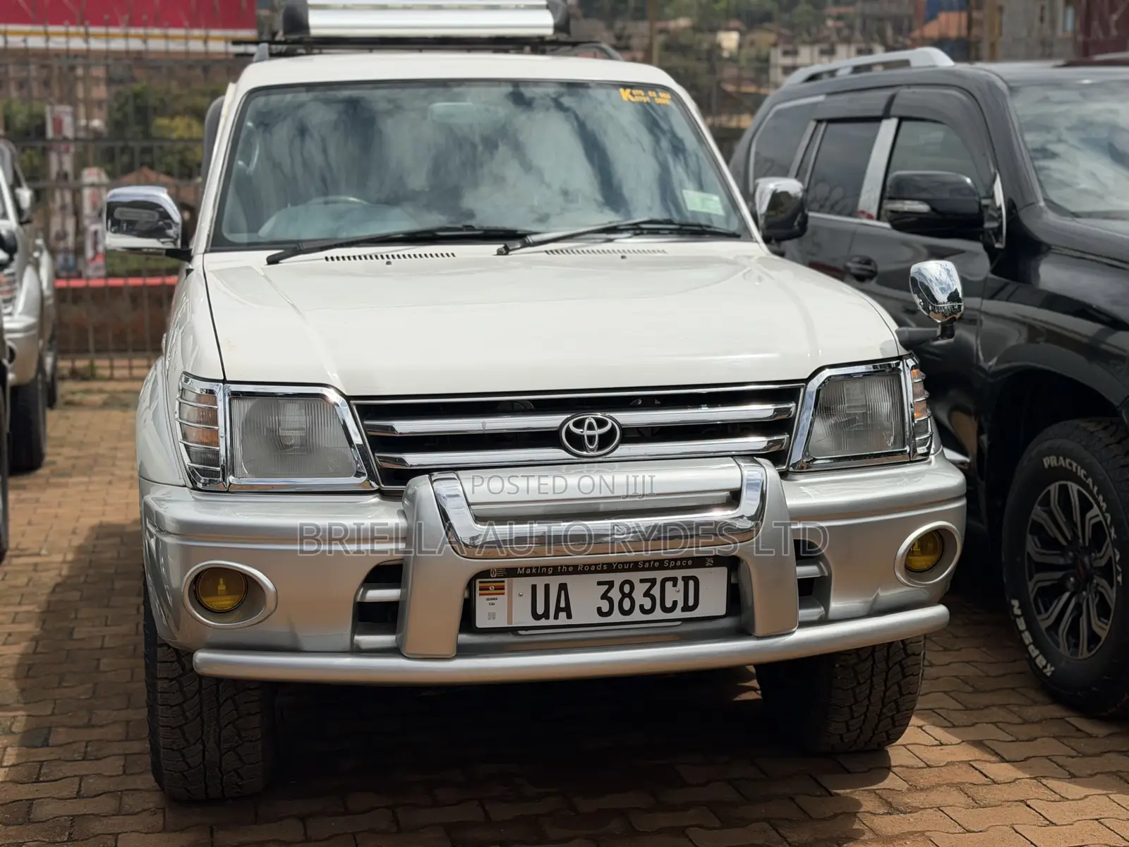 Toyota Land Cruiser 2000 Silver