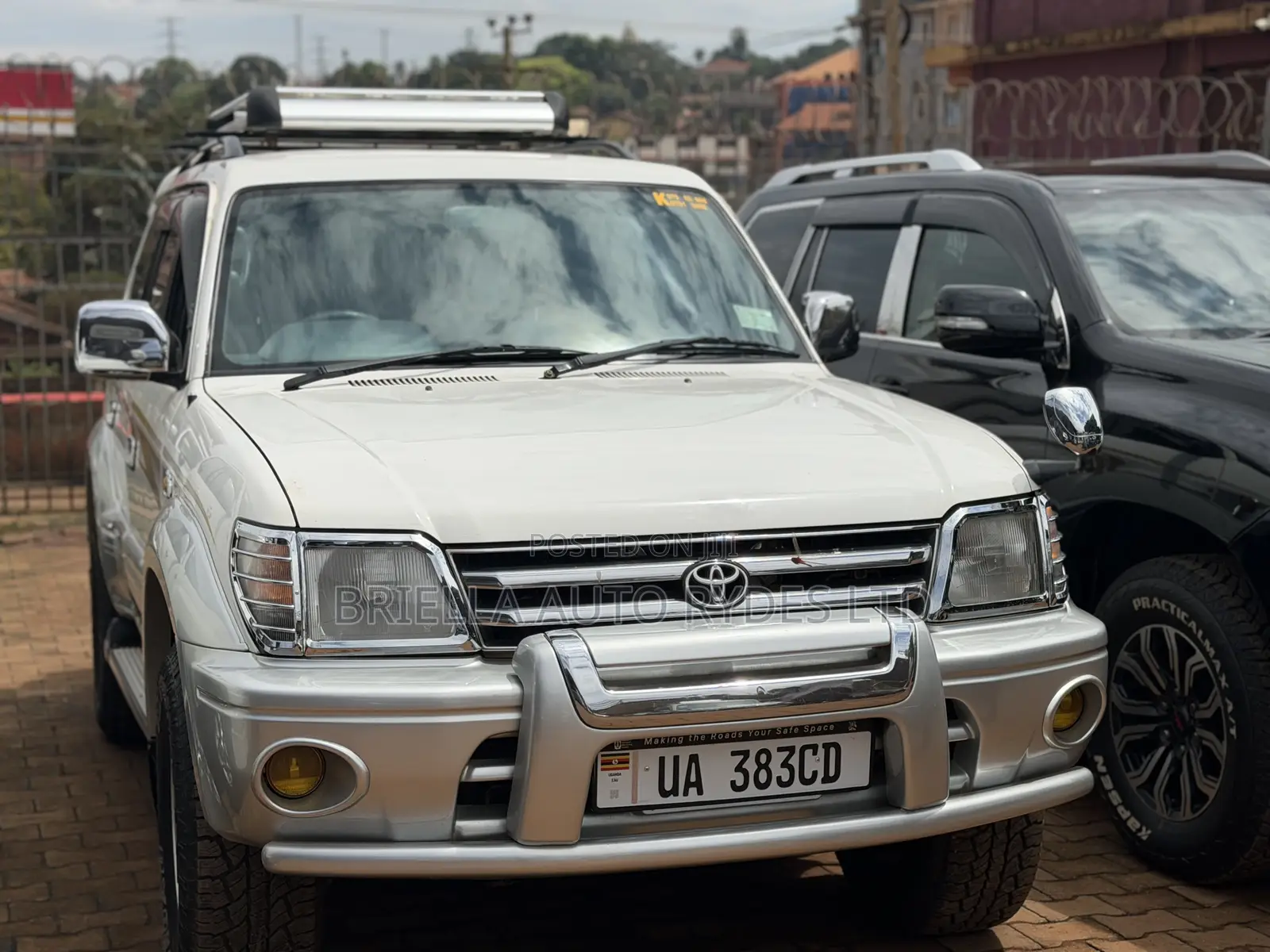 Toyota Land Cruiser 2000 Silver