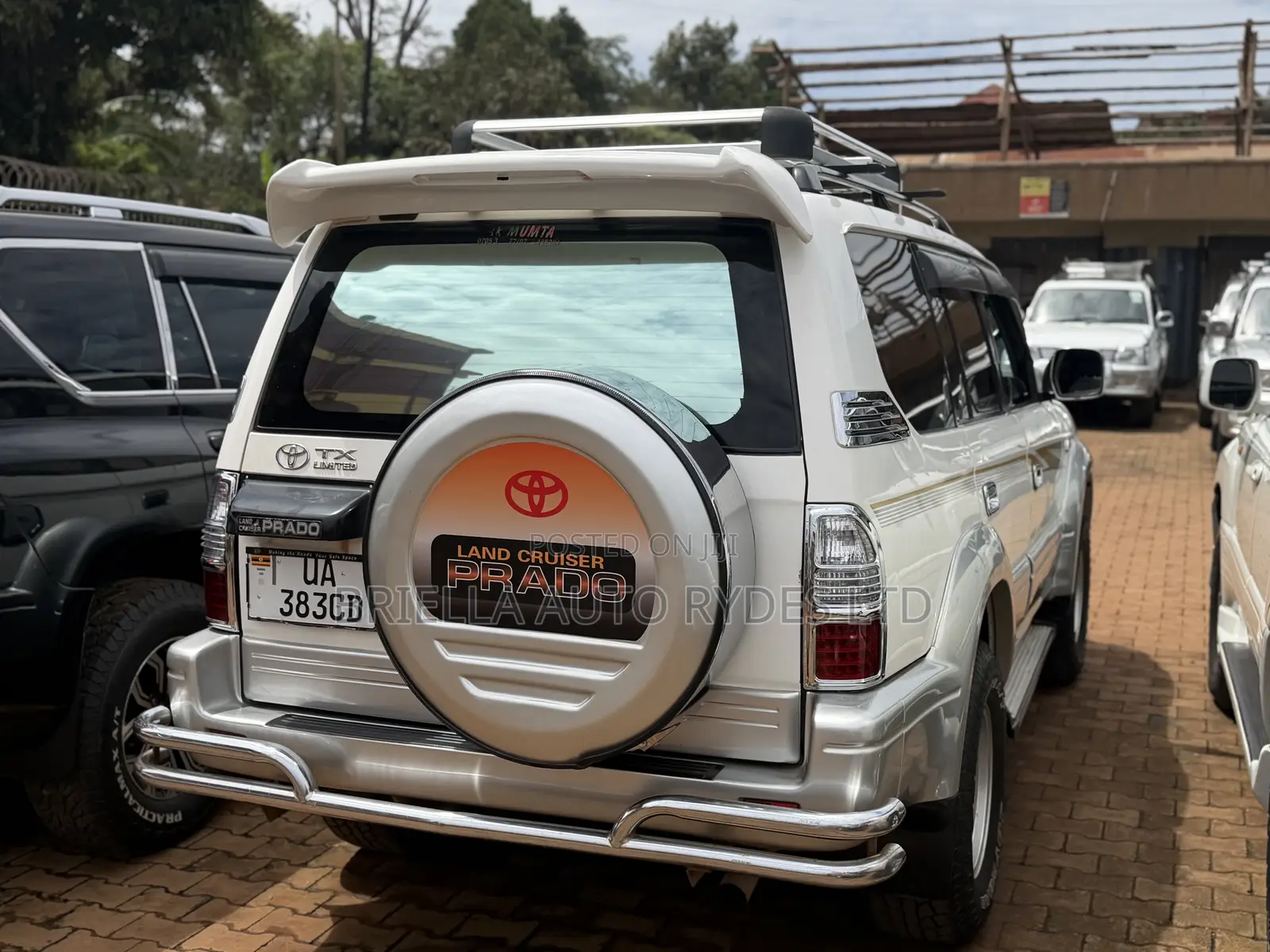 Toyota Land Cruiser 2000 Silver