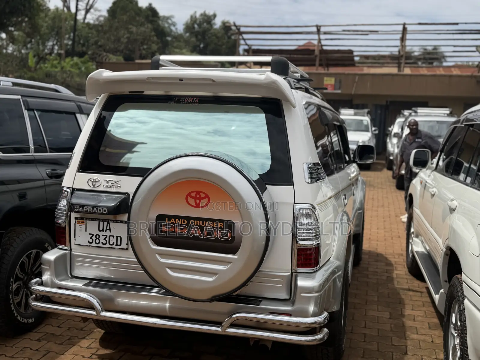 Toyota Land Cruiser 2000 Silver