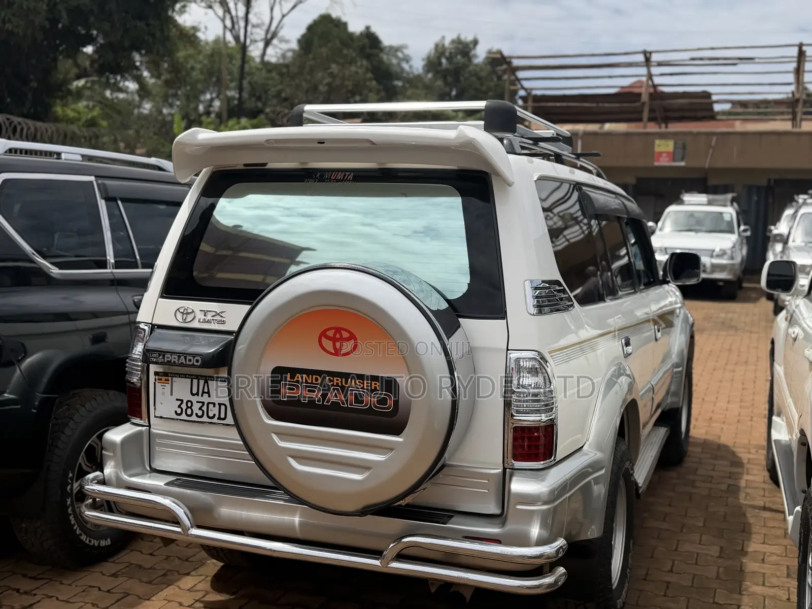 Toyota Land Cruiser 2000 Silver