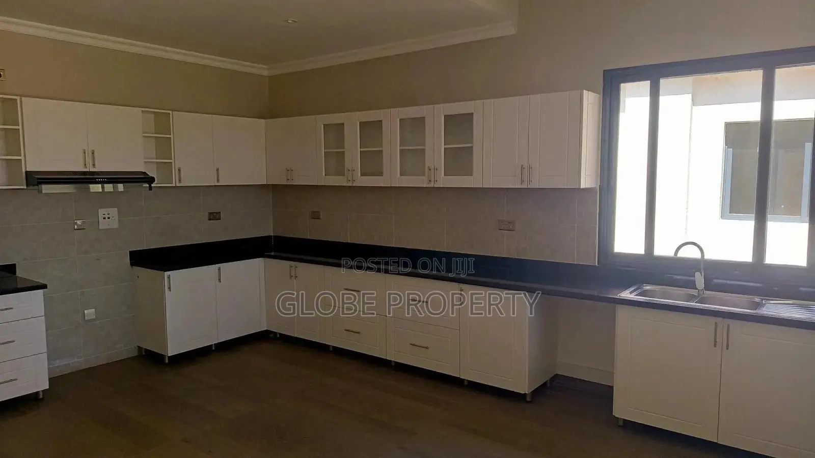 6bdrm Penthouse in Kololo, Central Division for rent