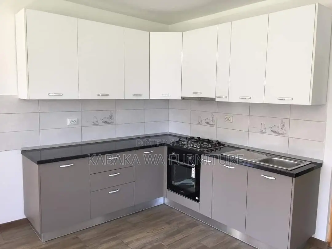 Luxury Wooden Furniture /Kitchen Cabinets /Ft 11 and 8ft in Uganda /