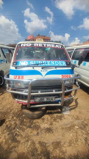 Toyota HiAce 1992 White