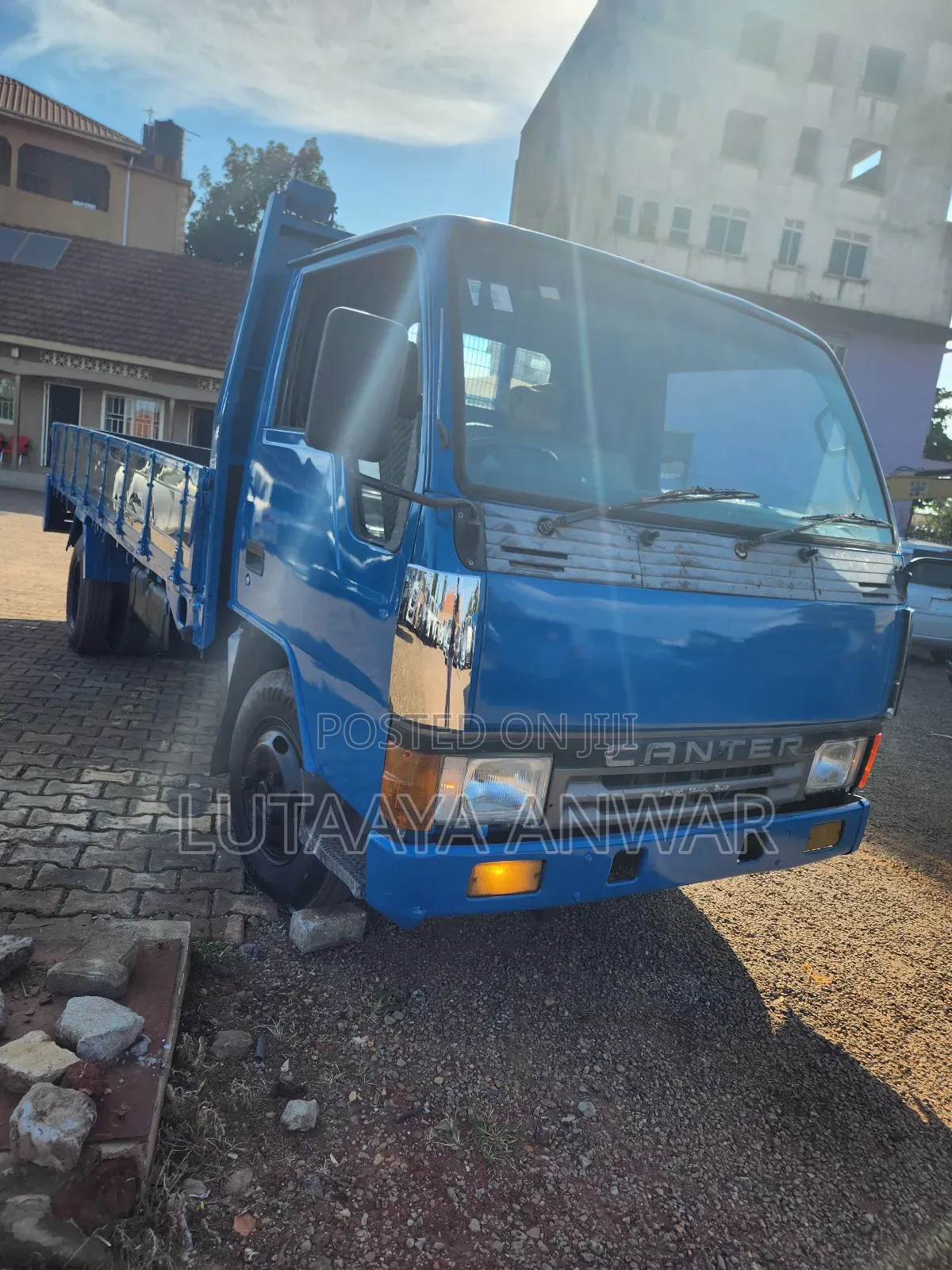 Mitsubishi Canter Truck 1990 Blue