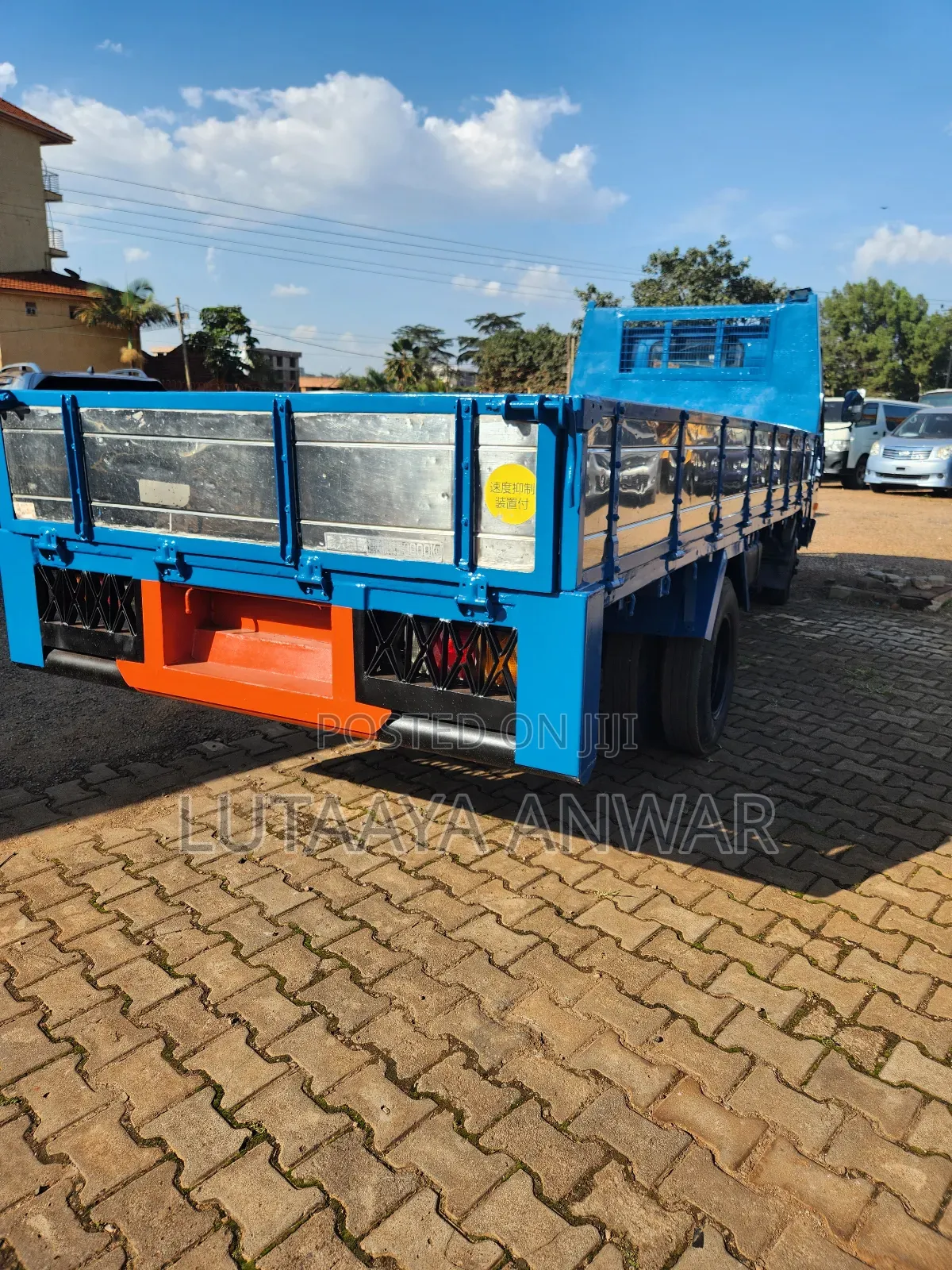 Mitsubishi Canter Truck 1990 Blue