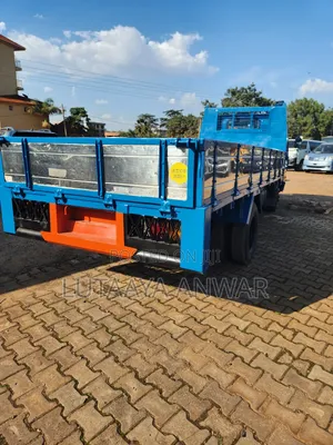 Mitsubishi Canter Truck 1990 Blue