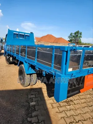 Mitsubishi Canter Truck 1990 Blue