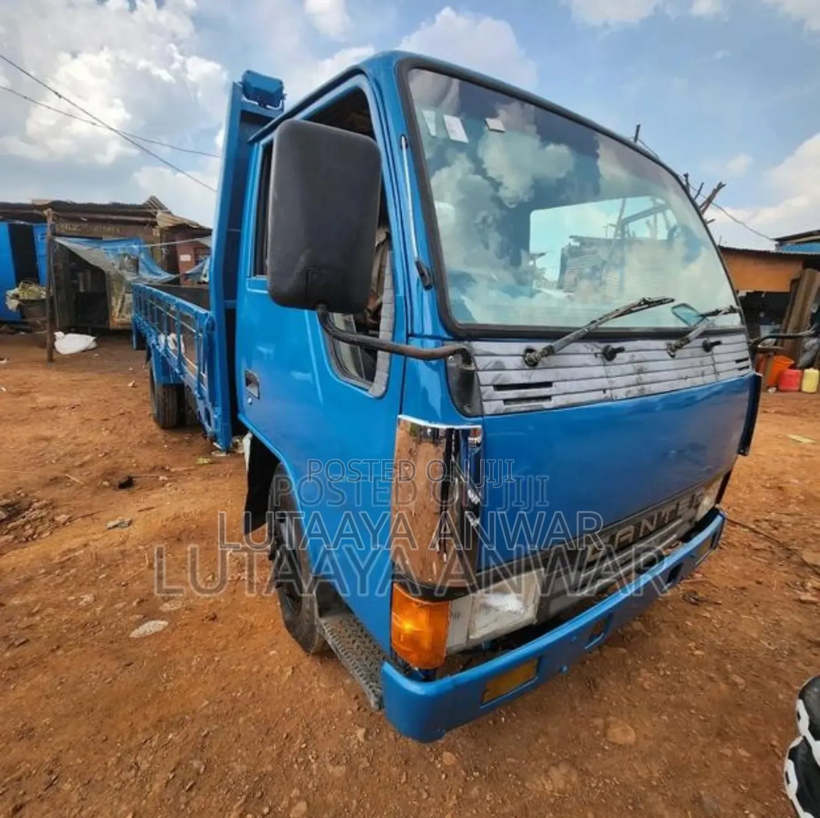 Mitsubishi Canter Truck 1990 Blue