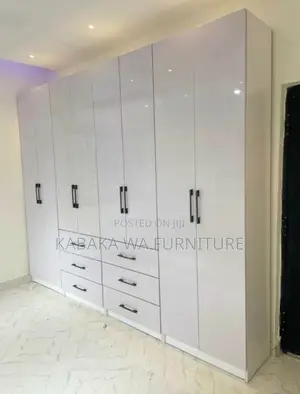 Amovable Wardrobe White /in Colour and /Drawers and Big Wardrobe/