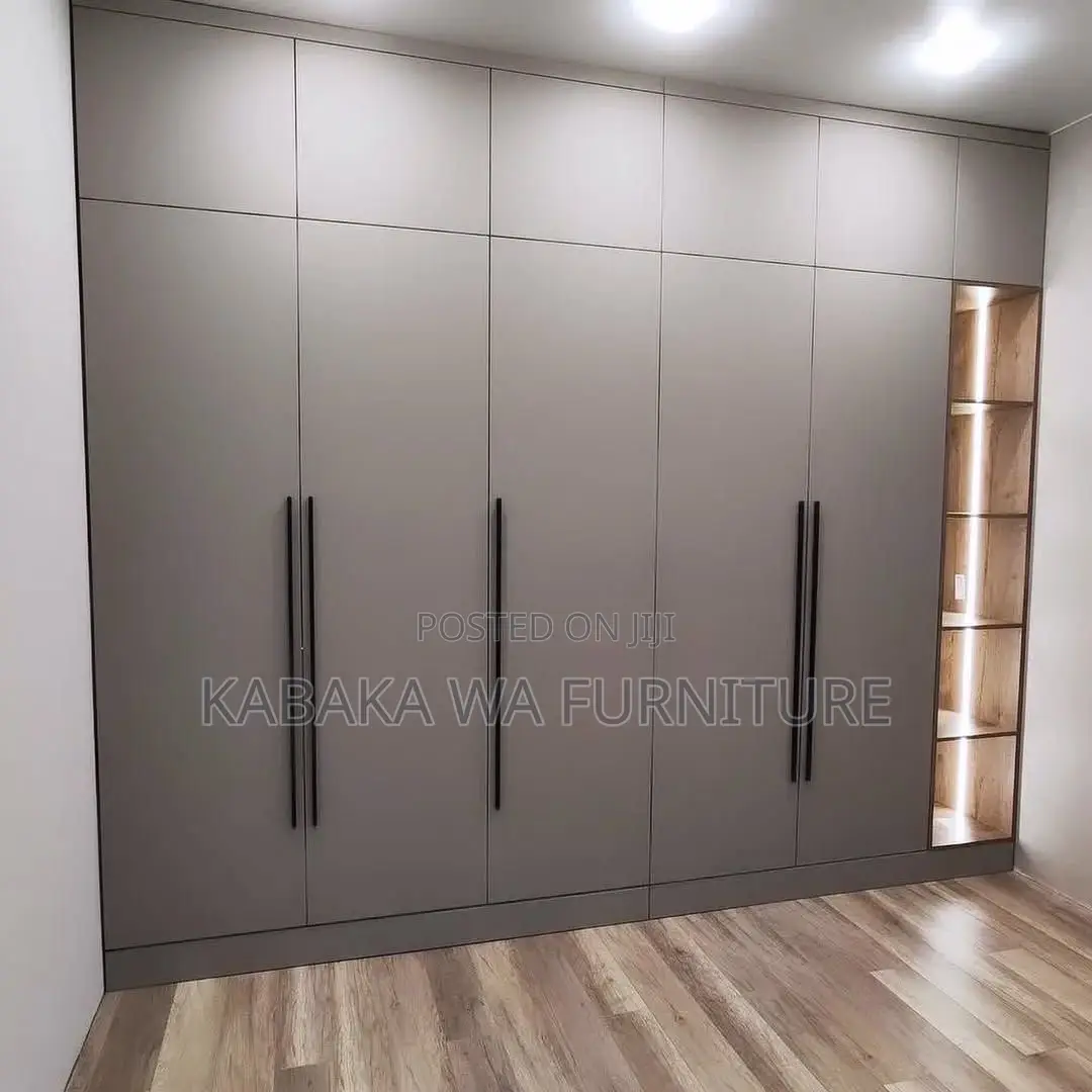 Smart White Wardrobe/ With Hanging Rails, /Mirror, Rockers Wardrobe/