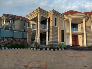 Furnished 6bdrm Duplex in Kira for sale