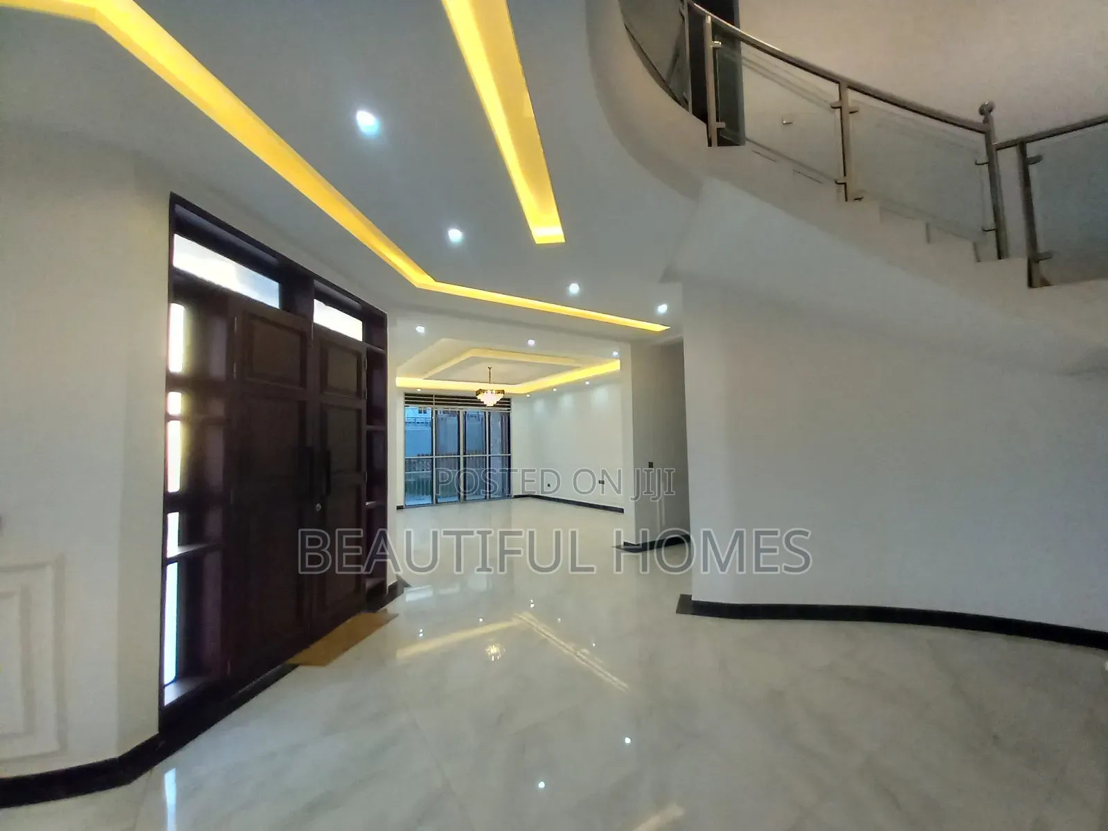 Furnished 6bdrm Duplex in Kira for sale