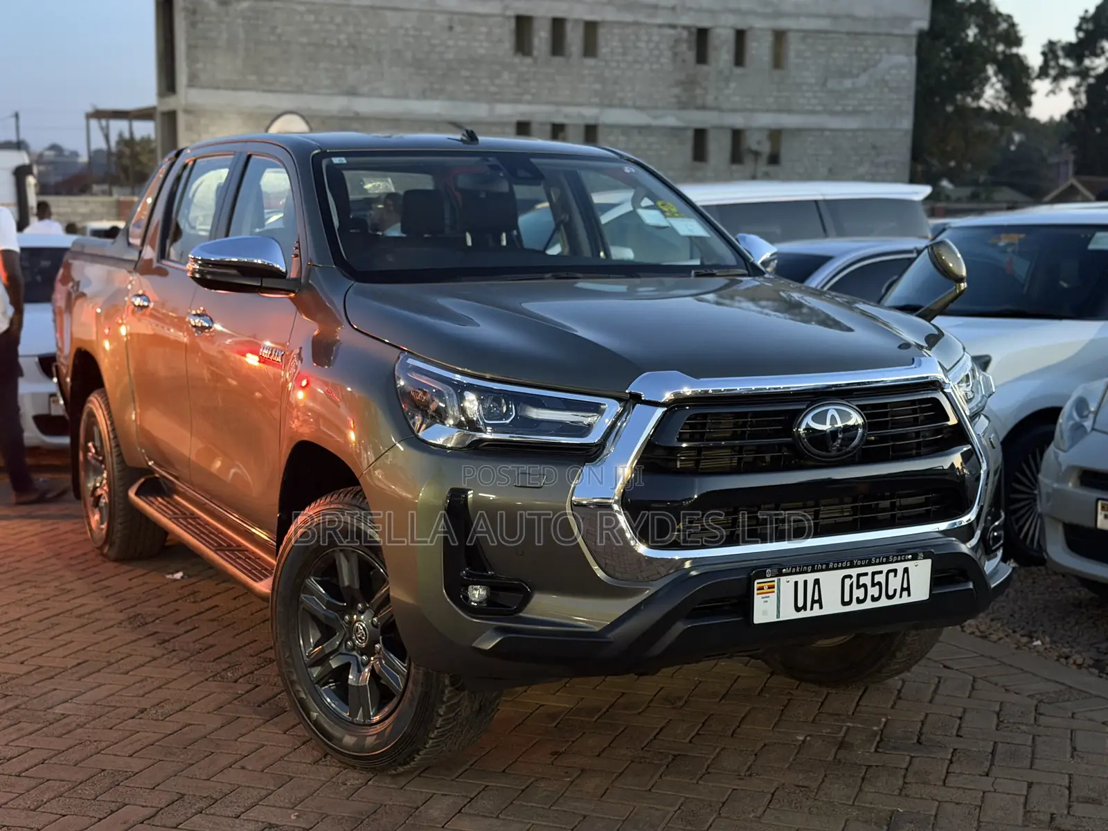 Toyota Hilux 2023 Green