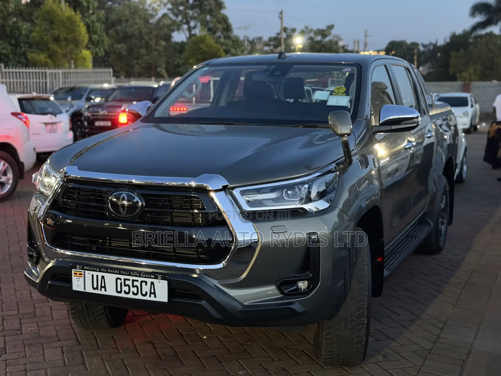 Toyota Hilux 2023 Green