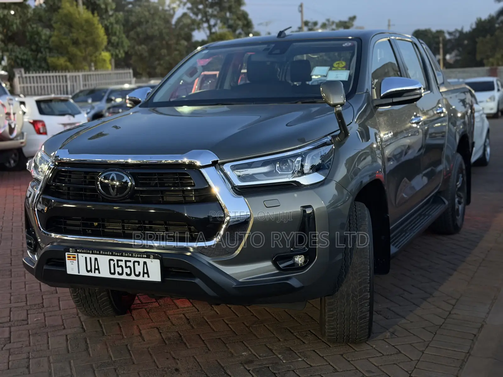 Toyota Hilux 2023 Green
