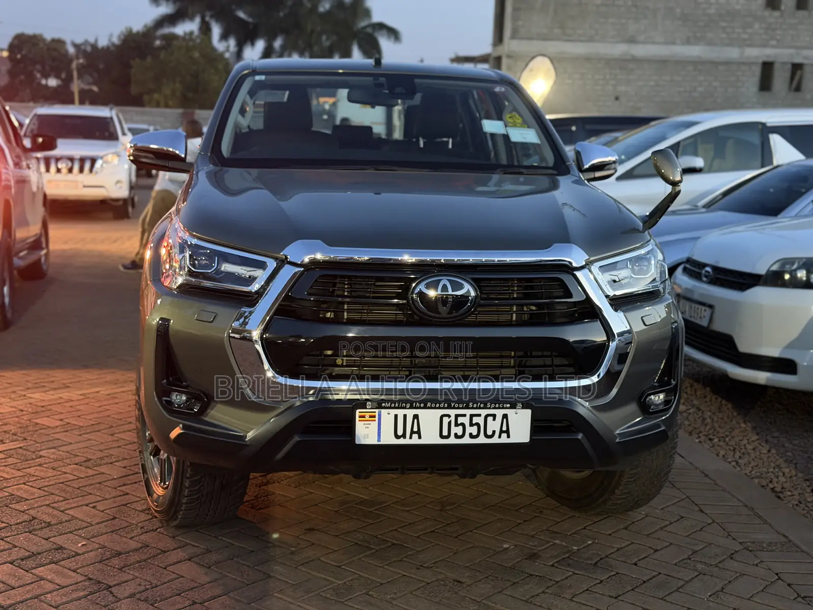 Toyota Hilux 2023 Green