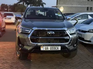 Toyota Hilux 2023 Green