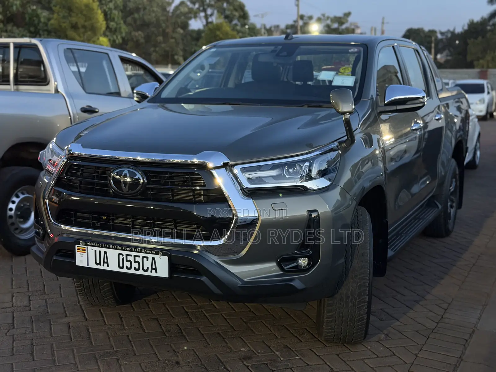 Toyota Hilux 2023 Green