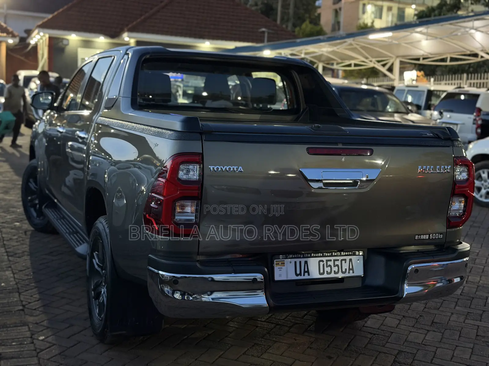 Toyota Hilux 2023 Green