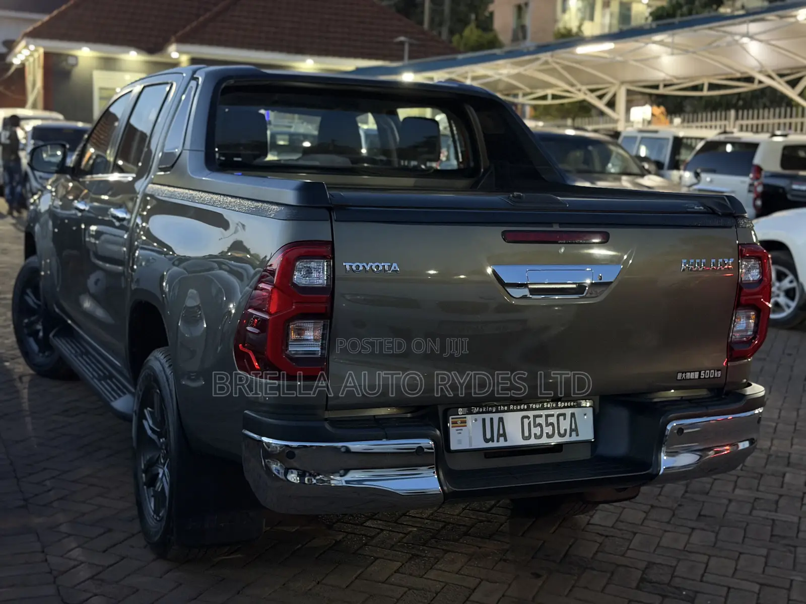 Toyota Hilux 2023 Green