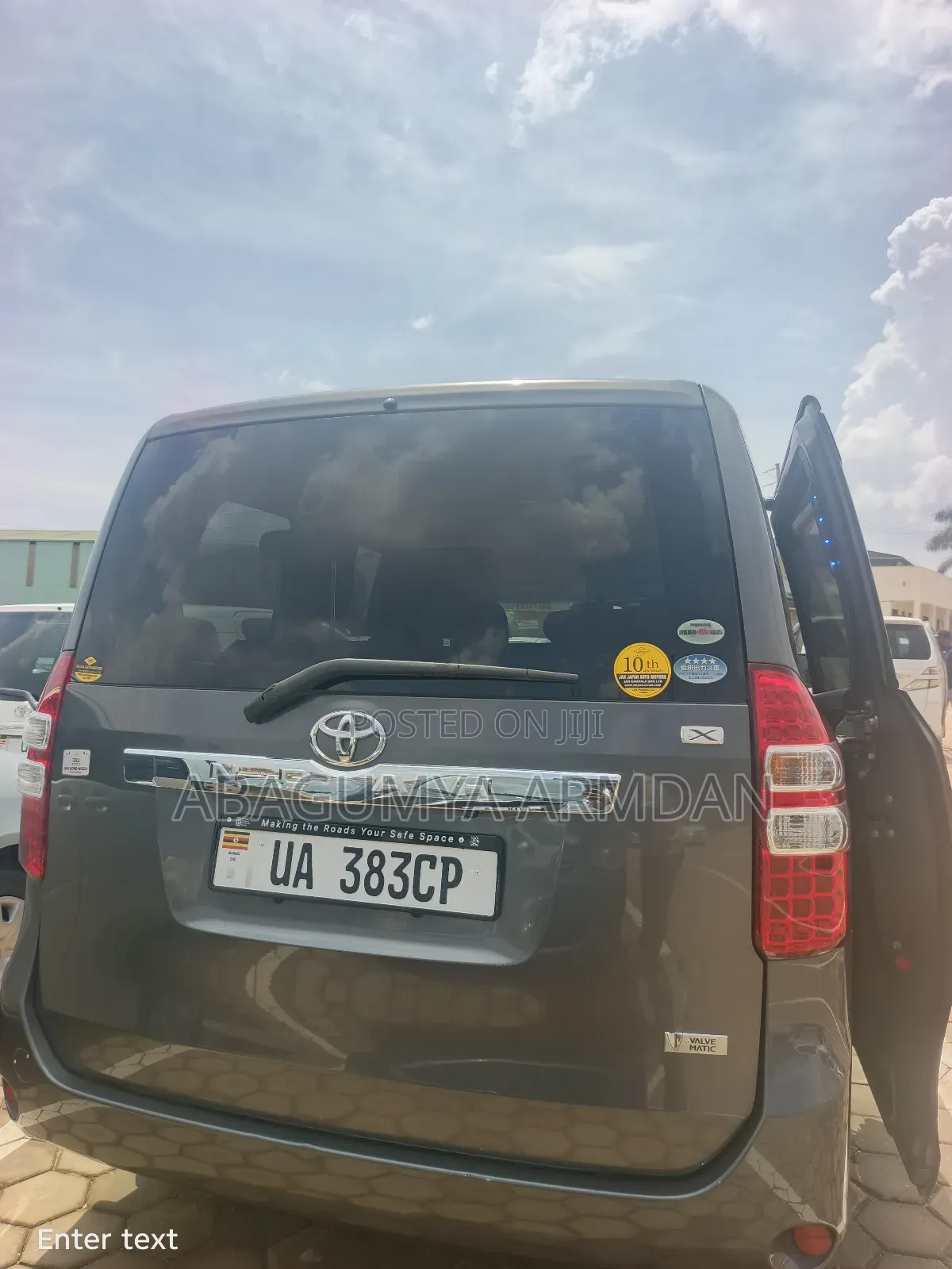 Toyota Noah 2.0 143hp AWD (8 Seater) 2010 Gray