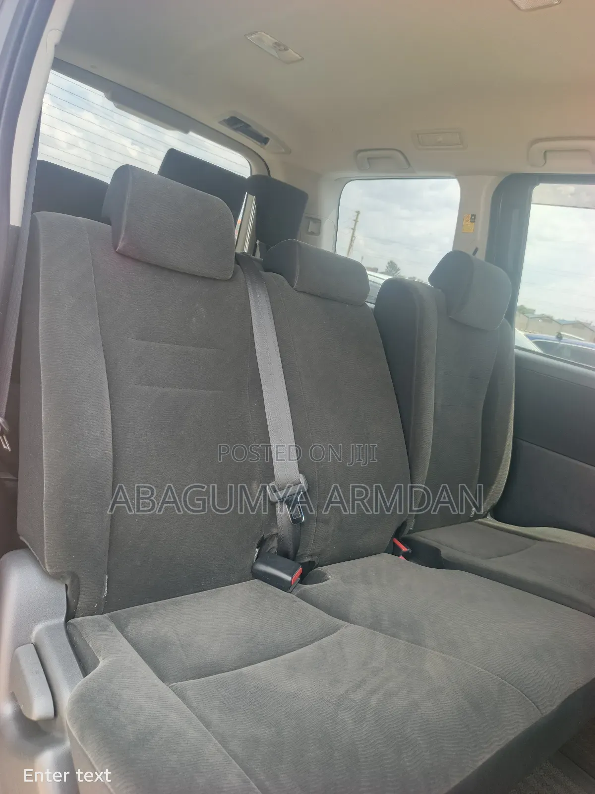 Toyota Noah 2.0 143hp AWD (8 Seater) 2010 Gray