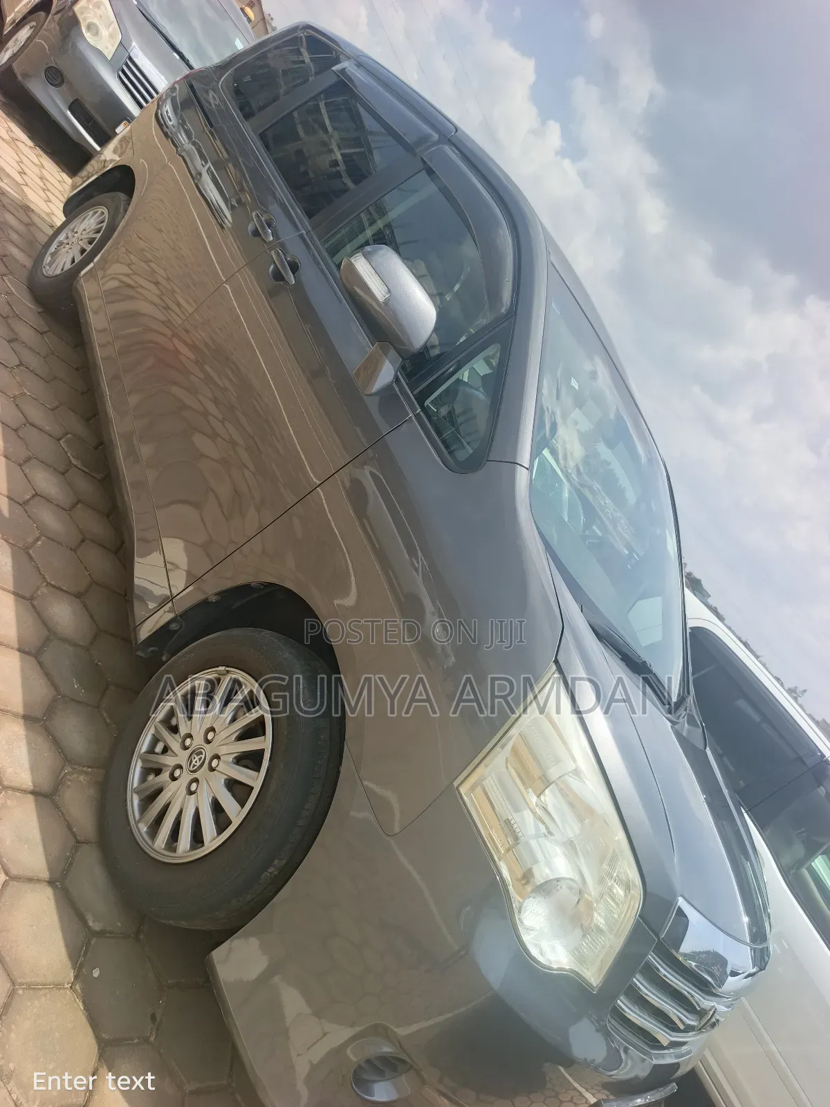 Toyota Noah 2.0 143hp AWD (8 Seater) 2010 Gray