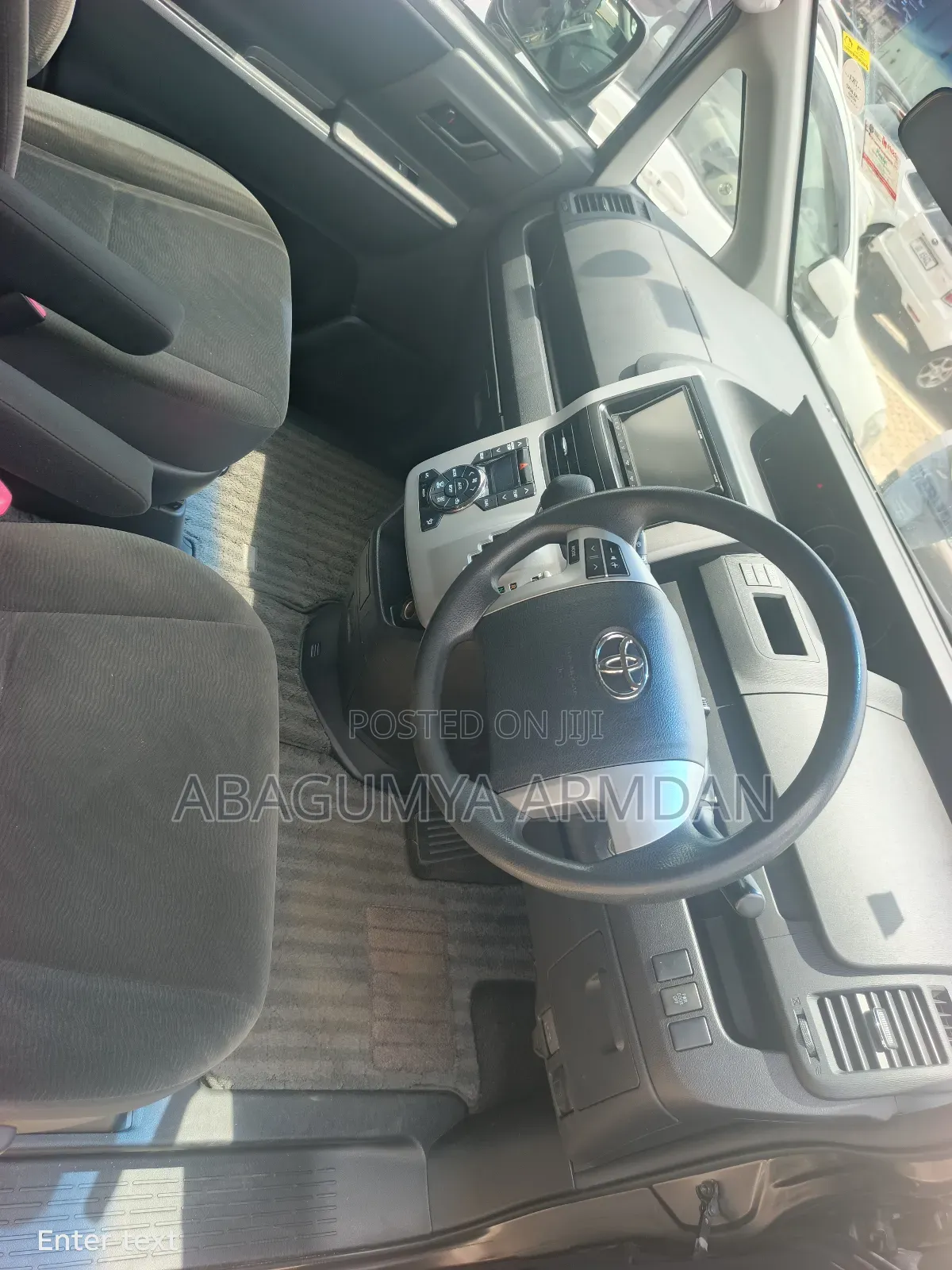 Toyota Noah 2.0 143hp AWD (8 Seater) 2010 Gray