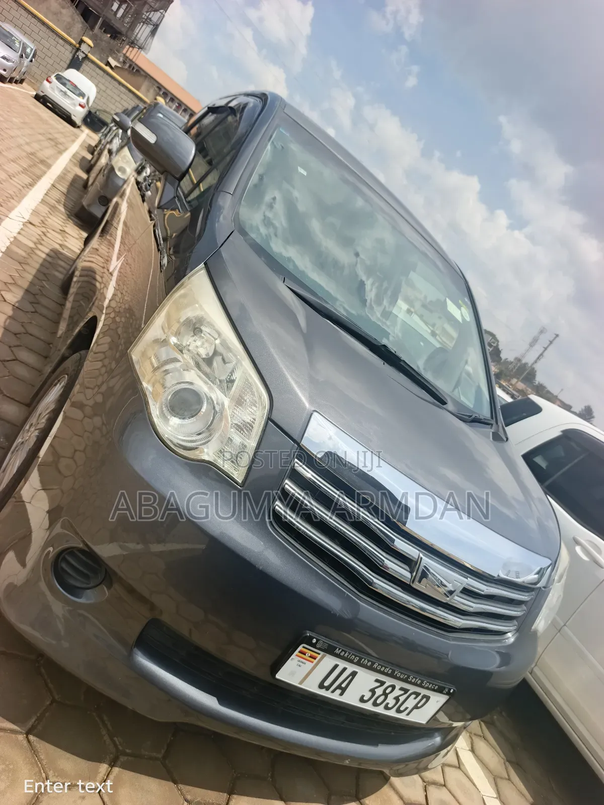 Toyota Noah 2.0 143hp AWD (8 Seater) 2010 Gray