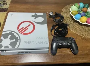 Ps4 Slim, Smooth Console, 2 Pads, 19 Awesome Titles.