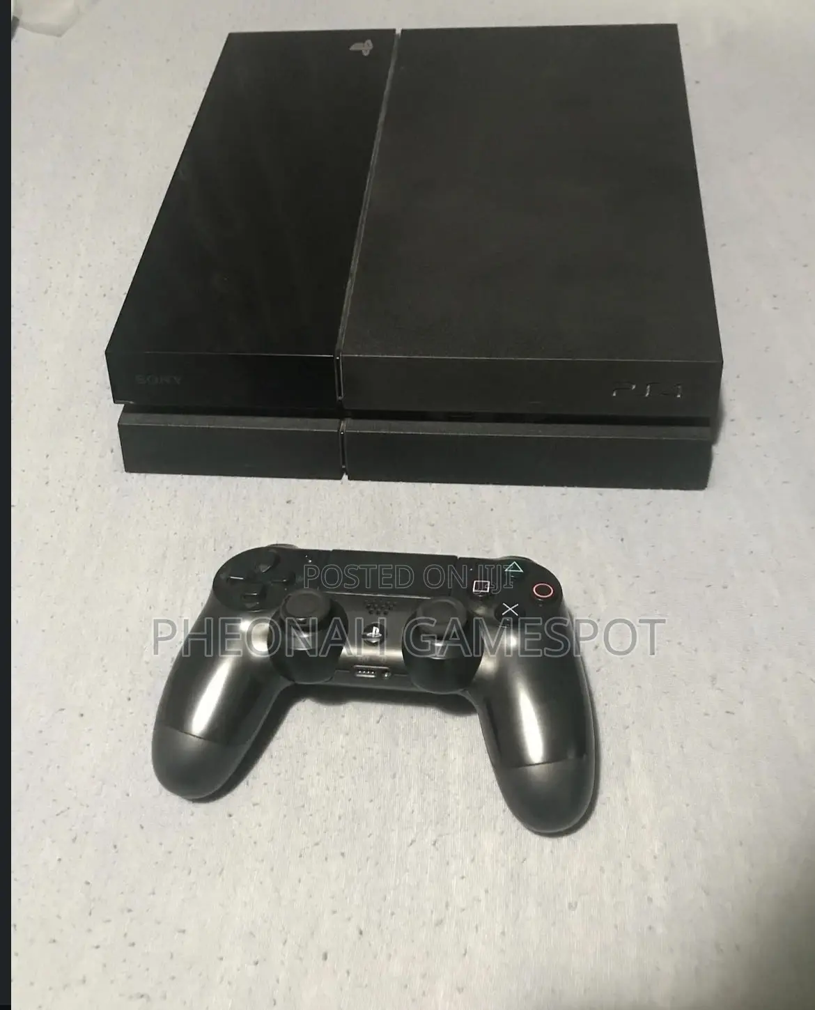 Ps4 Standard, Clean Console, 2 Pads, 15 Fun Games Inside.