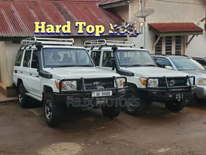 Toyota Land Cruiser 2016 White