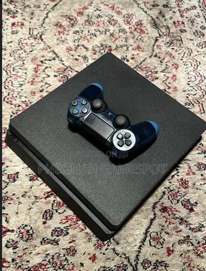 Ps4 Slim, Neat and Fast, 2 Pads, 17 Cool Games Included.