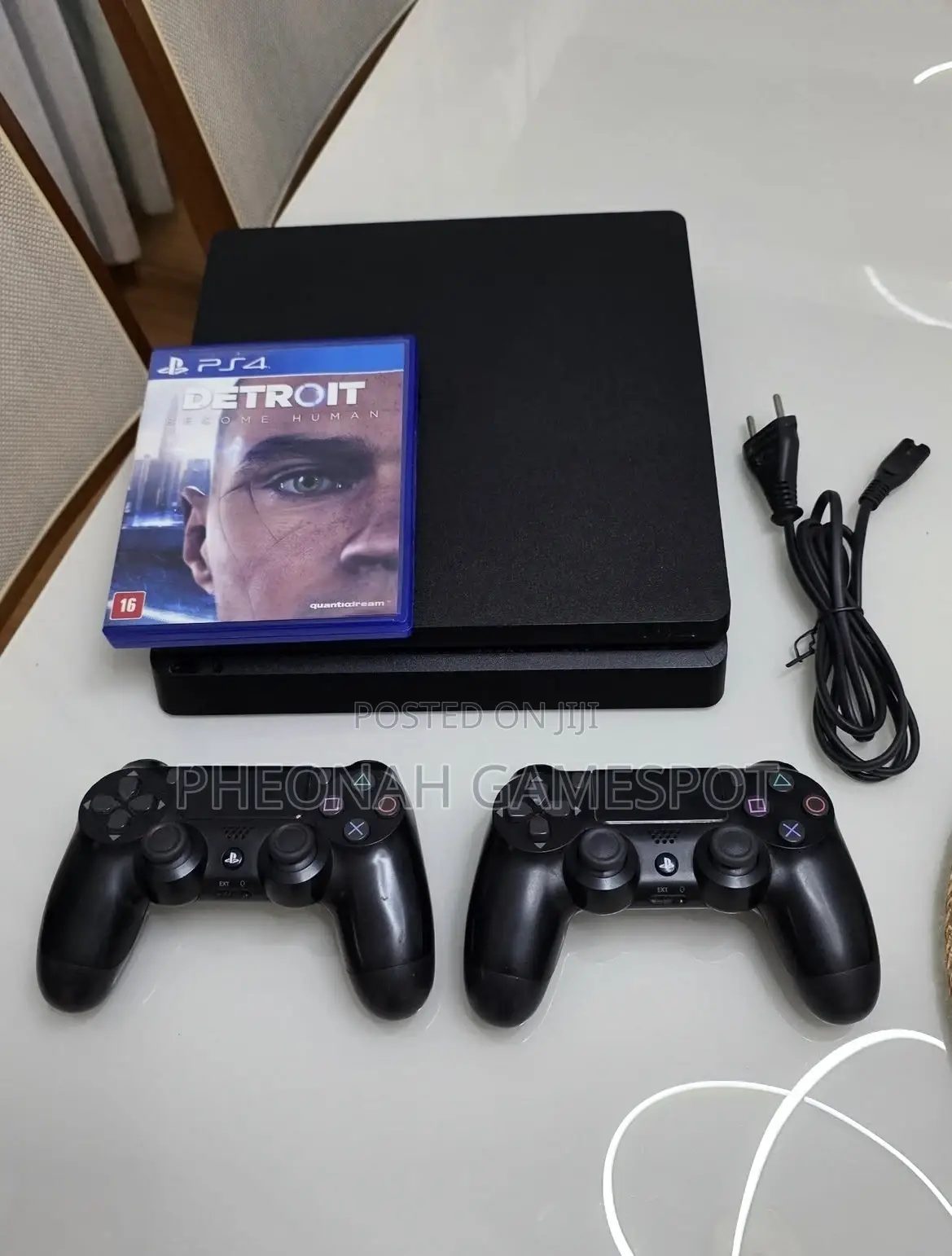 Ps4 Slim, Smooth System, 2 Pads, 11 Fun Games Ready.