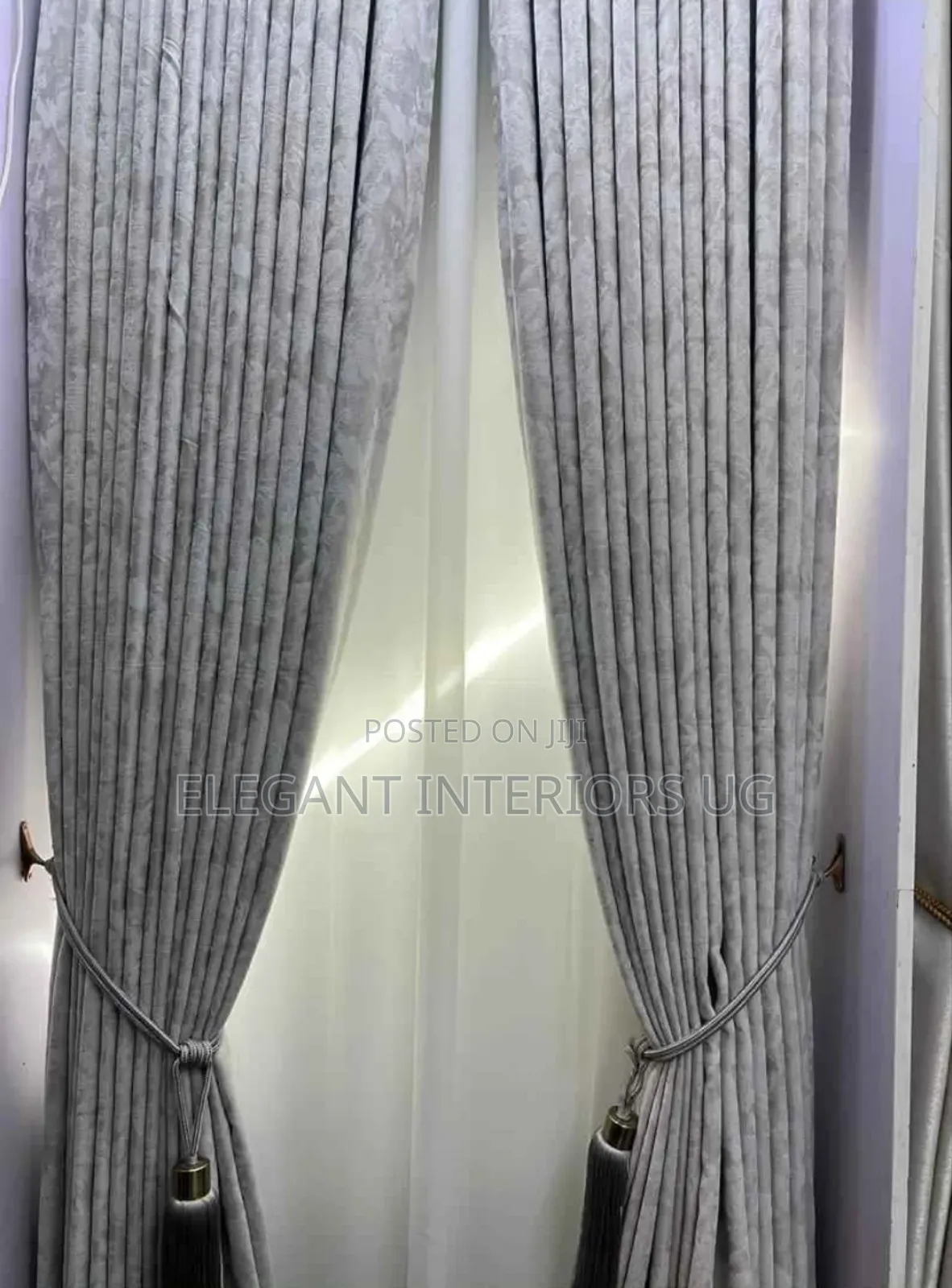 Curtains in Elegant Designs and Materials at Favorable Price