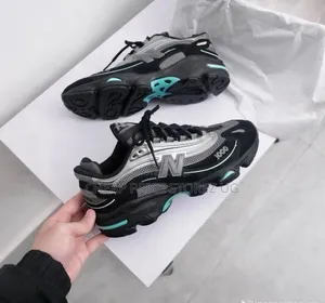 Go Black, Go New Balance 1000 V2 'Marsh Green' for Man's, Shoes