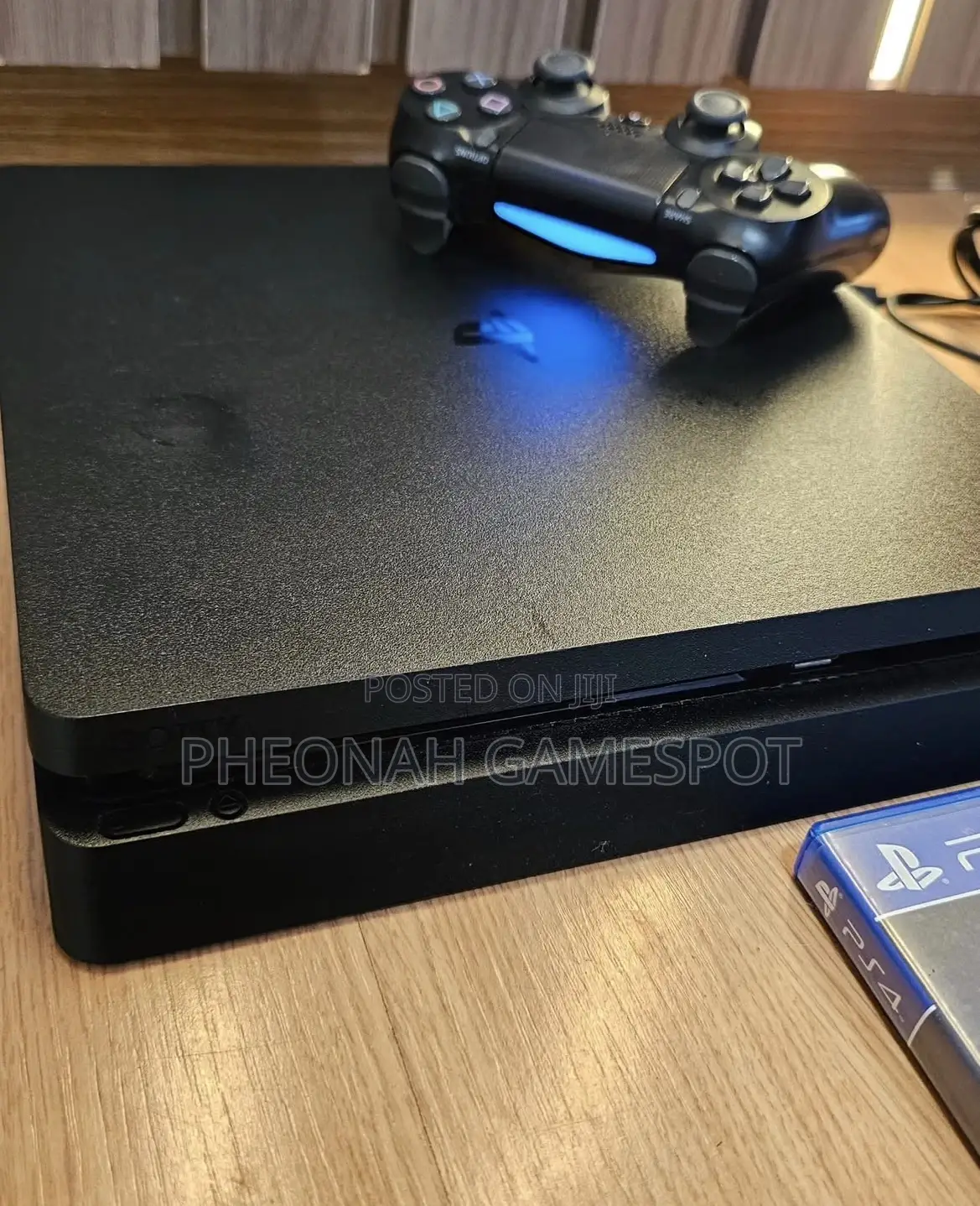 Ps4 Slim, Like New, 2 Pads, 11 Fun Games Included.