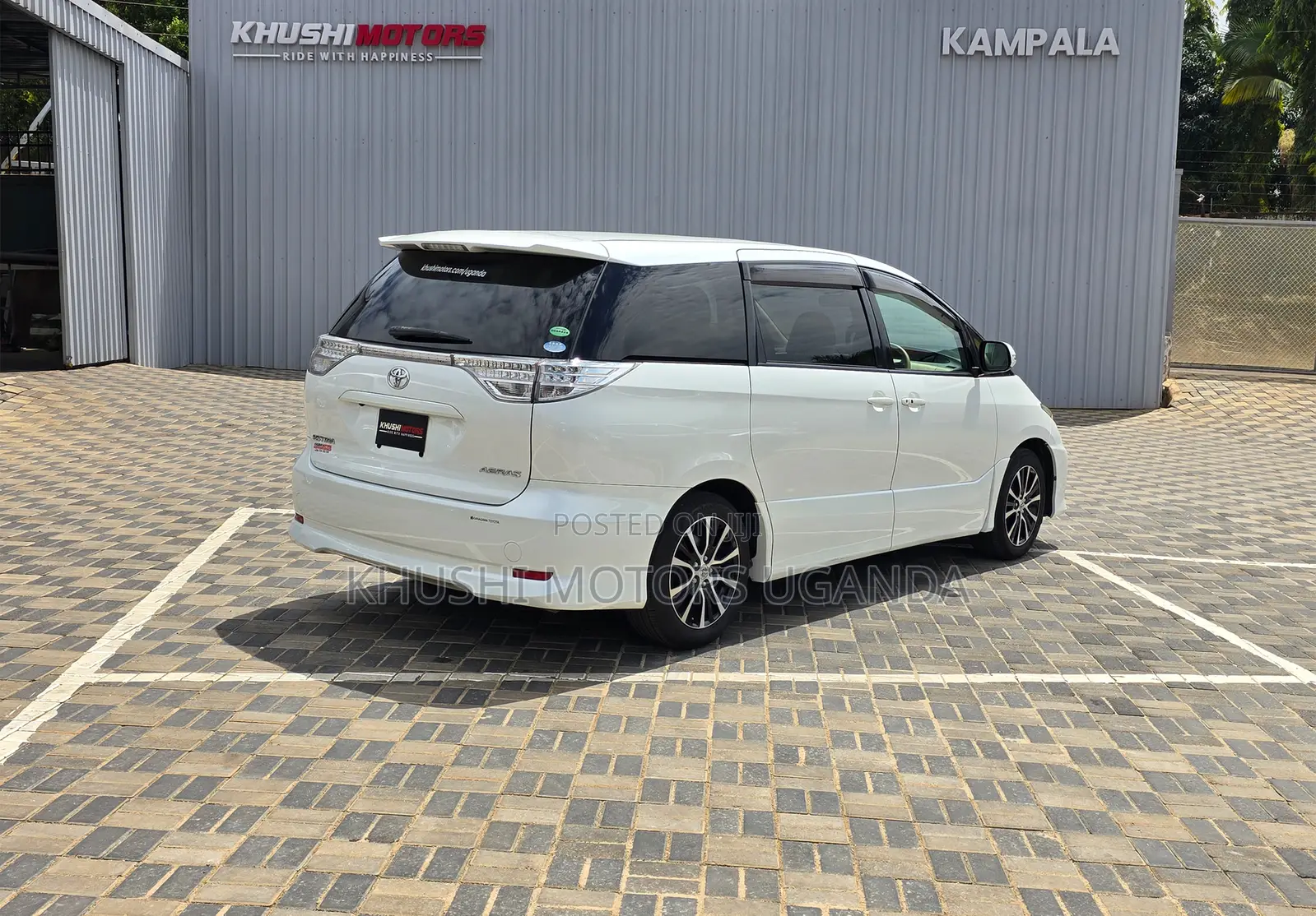 Toyota Estima 2012 White