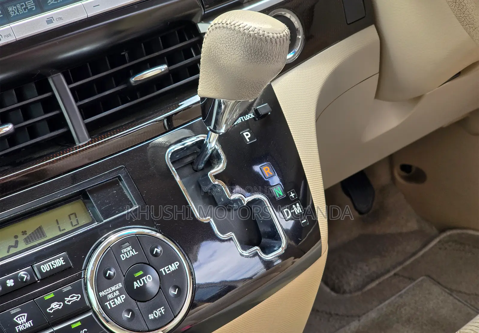 Toyota Estima 2012 White