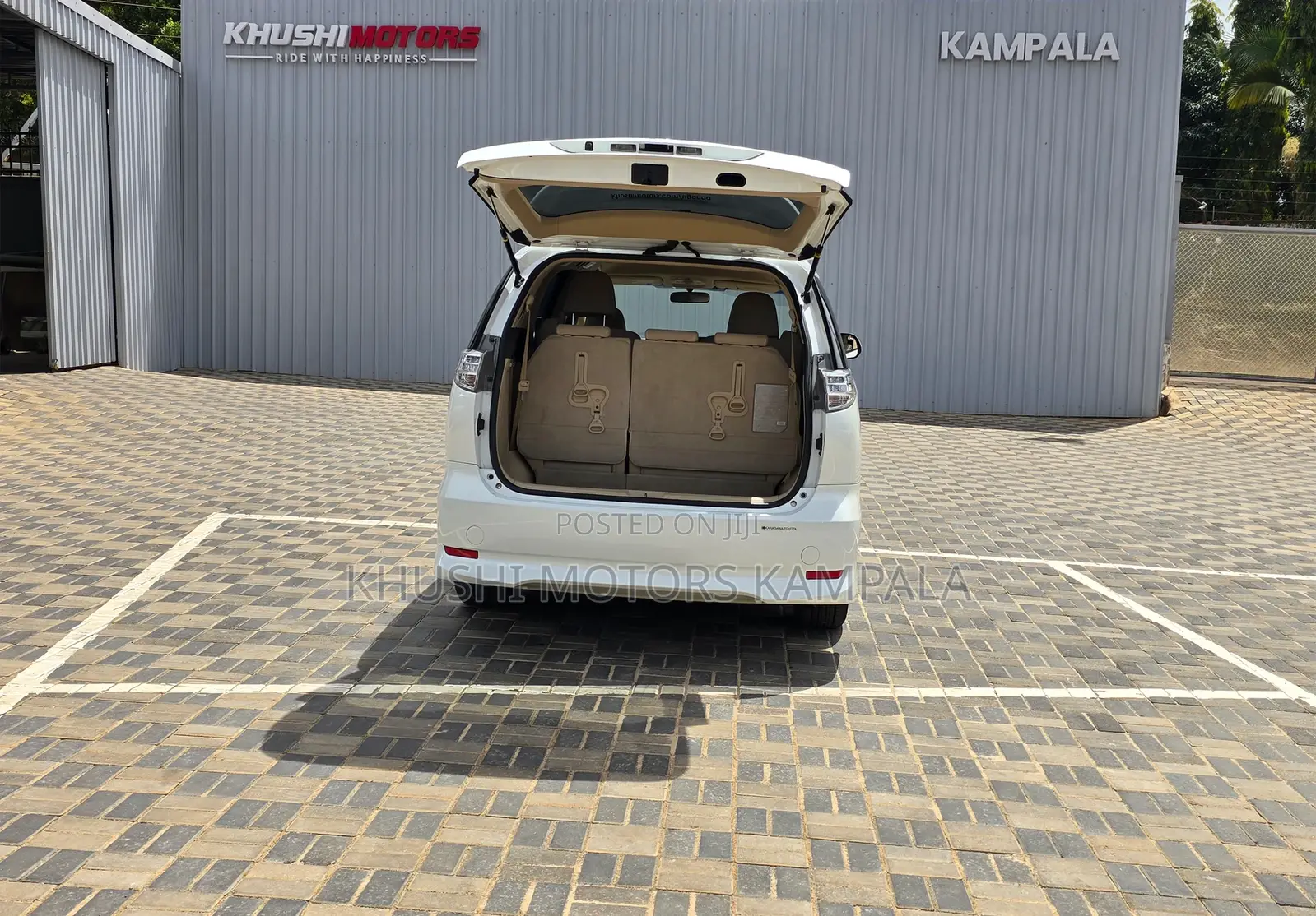 Toyota Estima 2012 White